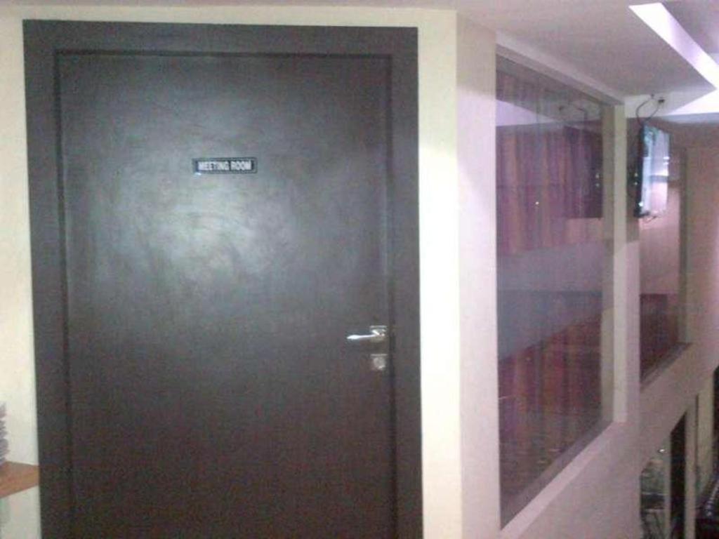 Erin Int Hotel Makassar Exterior foto
