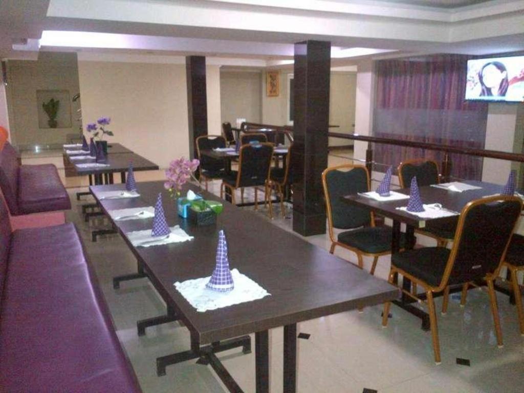 Erin Int Hotel Makassar Exterior foto